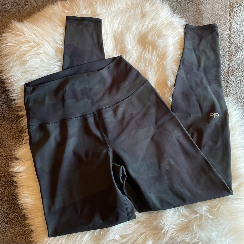 ALO Yoga Black Camo High-Waist Leggings